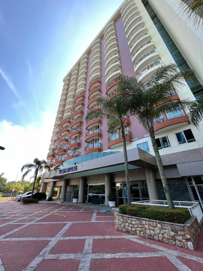 Flat Com Vista Panoramica -15- Na Barra Da Tijuca - Estacionamento Gratuito - Frigobar - Ar Condicionado - Piscina - Academia - Balsa Para Praia Gratis - Varanda - Vista Parcial Mar E Lagoa Río de Janeiro Exterior foto