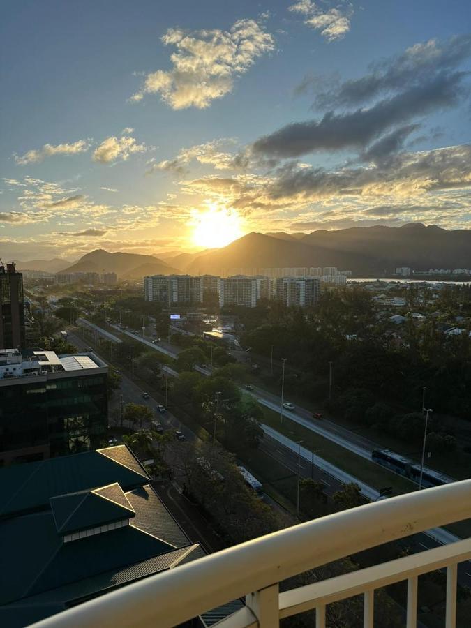 Flat Com Vista Panoramica -15- Na Barra Da Tijuca - Estacionamento Gratuito - Frigobar - Ar Condicionado - Piscina - Academia - Balsa Para Praia Gratis - Varanda - Vista Parcial Mar E Lagoa Río de Janeiro Exterior foto