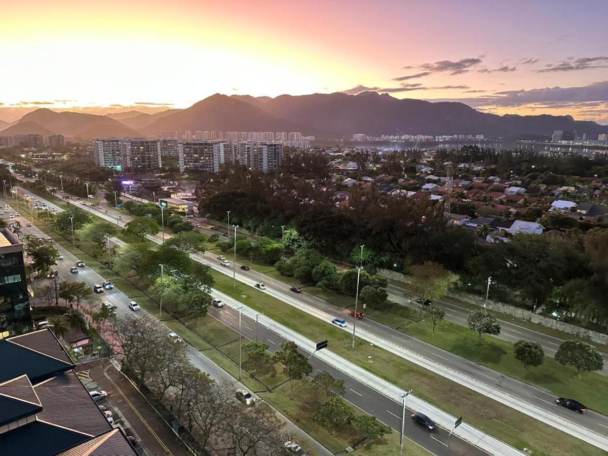 Flat Com Vista Panoramica -15- Na Barra Da Tijuca - Estacionamento Gratuito - Frigobar - Ar Condicionado - Piscina - Academia - Balsa Para Praia Gratis - Varanda - Vista Parcial Mar E Lagoa Río de Janeiro Exterior foto
