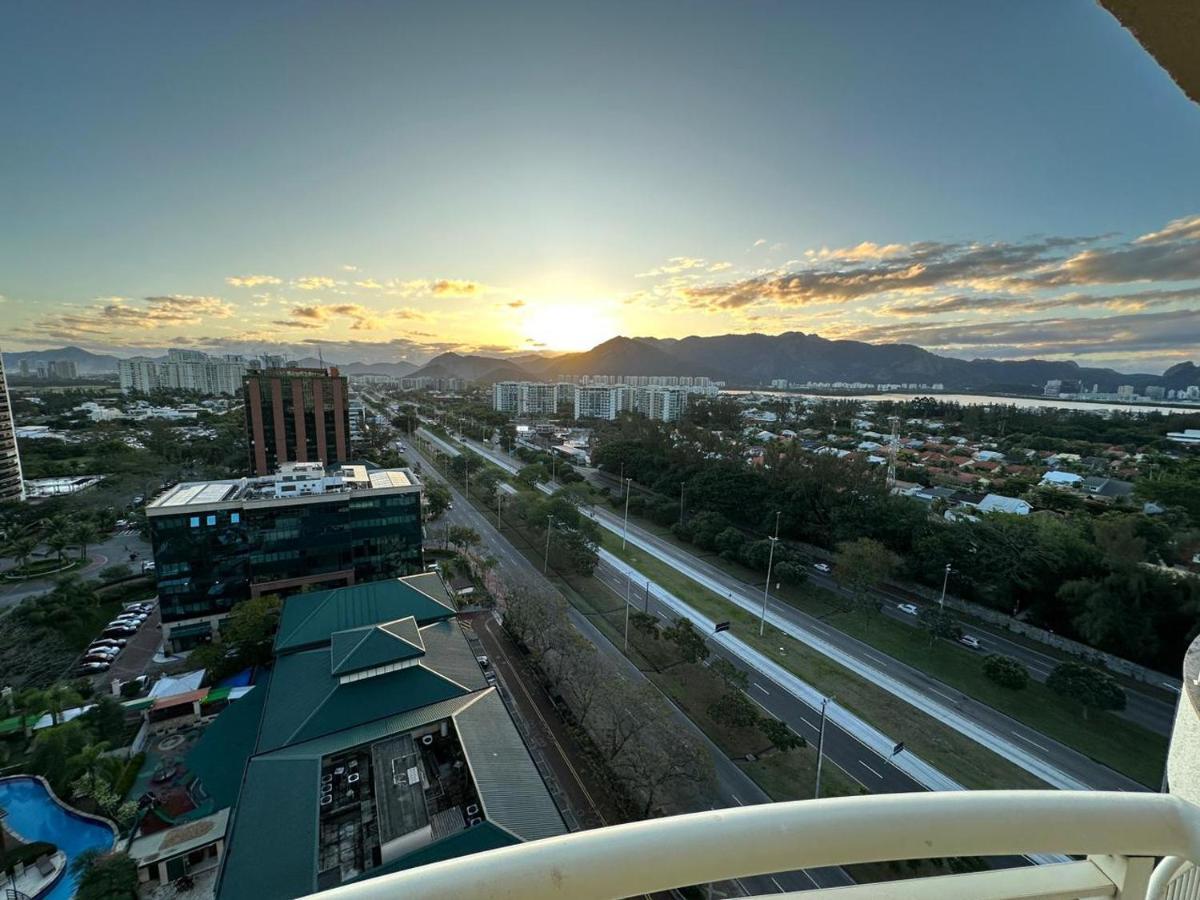 Flat Com Vista Panoramica -15- Na Barra Da Tijuca - Estacionamento Gratuito - Frigobar - Ar Condicionado - Piscina - Academia - Balsa Para Praia Gratis - Varanda - Vista Parcial Mar E Lagoa Río de Janeiro Exterior foto
