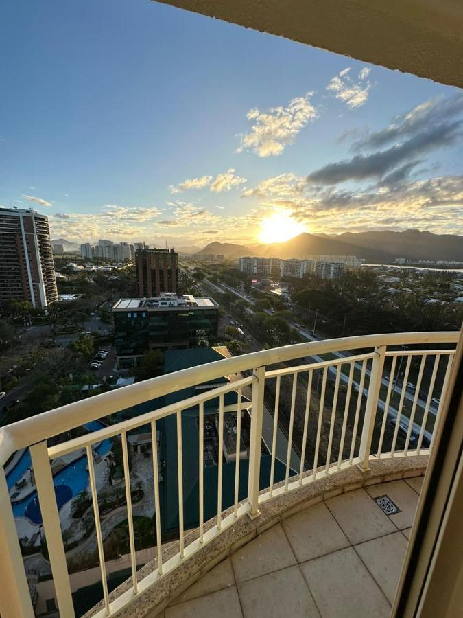 Flat Com Vista Panoramica -15- Na Barra Da Tijuca - Estacionamento Gratuito - Frigobar - Ar Condicionado - Piscina - Academia - Balsa Para Praia Gratis - Varanda - Vista Parcial Mar E Lagoa Río de Janeiro Exterior foto