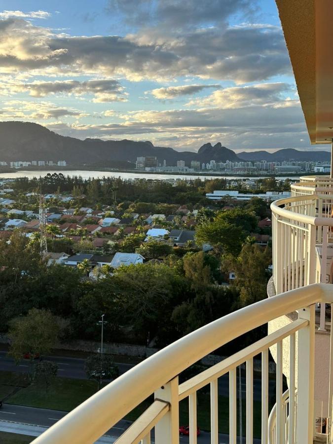 Flat Com Vista Panoramica -15- Na Barra Da Tijuca - Estacionamento Gratuito - Frigobar - Ar Condicionado - Piscina - Academia - Balsa Para Praia Gratis - Varanda - Vista Parcial Mar E Lagoa Río de Janeiro Exterior foto