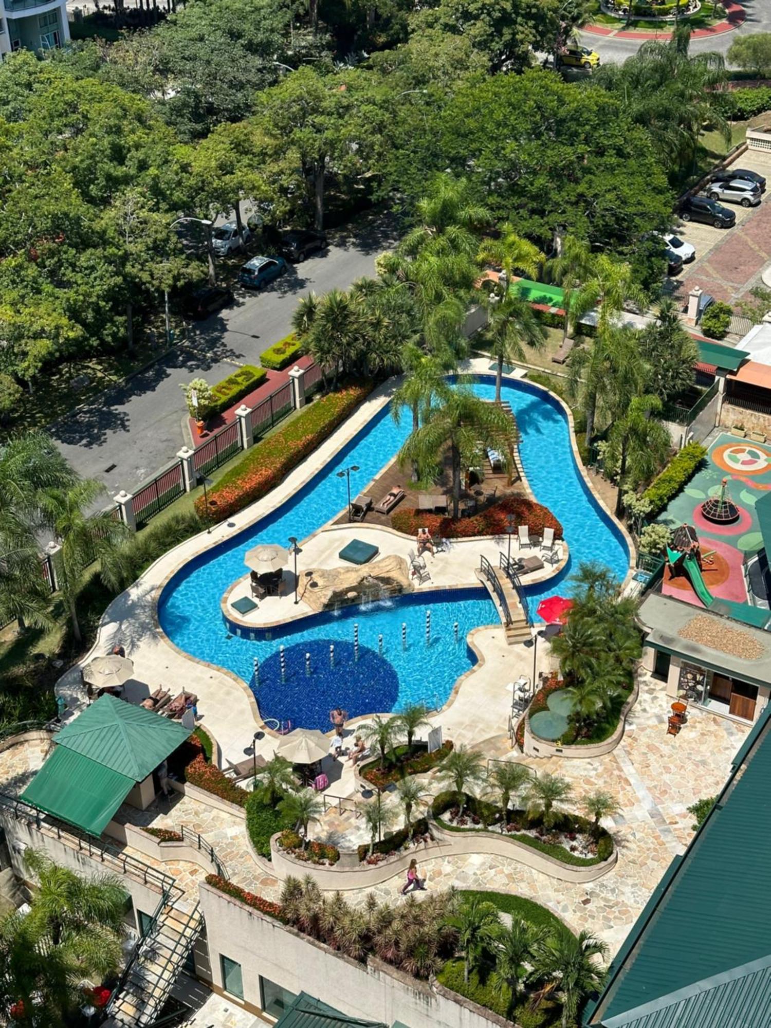 Flat Com Vista Panoramica -15- Na Barra Da Tijuca - Estacionamento Gratuito - Frigobar - Ar Condicionado - Piscina - Academia - Balsa Para Praia Gratis - Varanda - Vista Parcial Mar E Lagoa Río de Janeiro Exterior foto