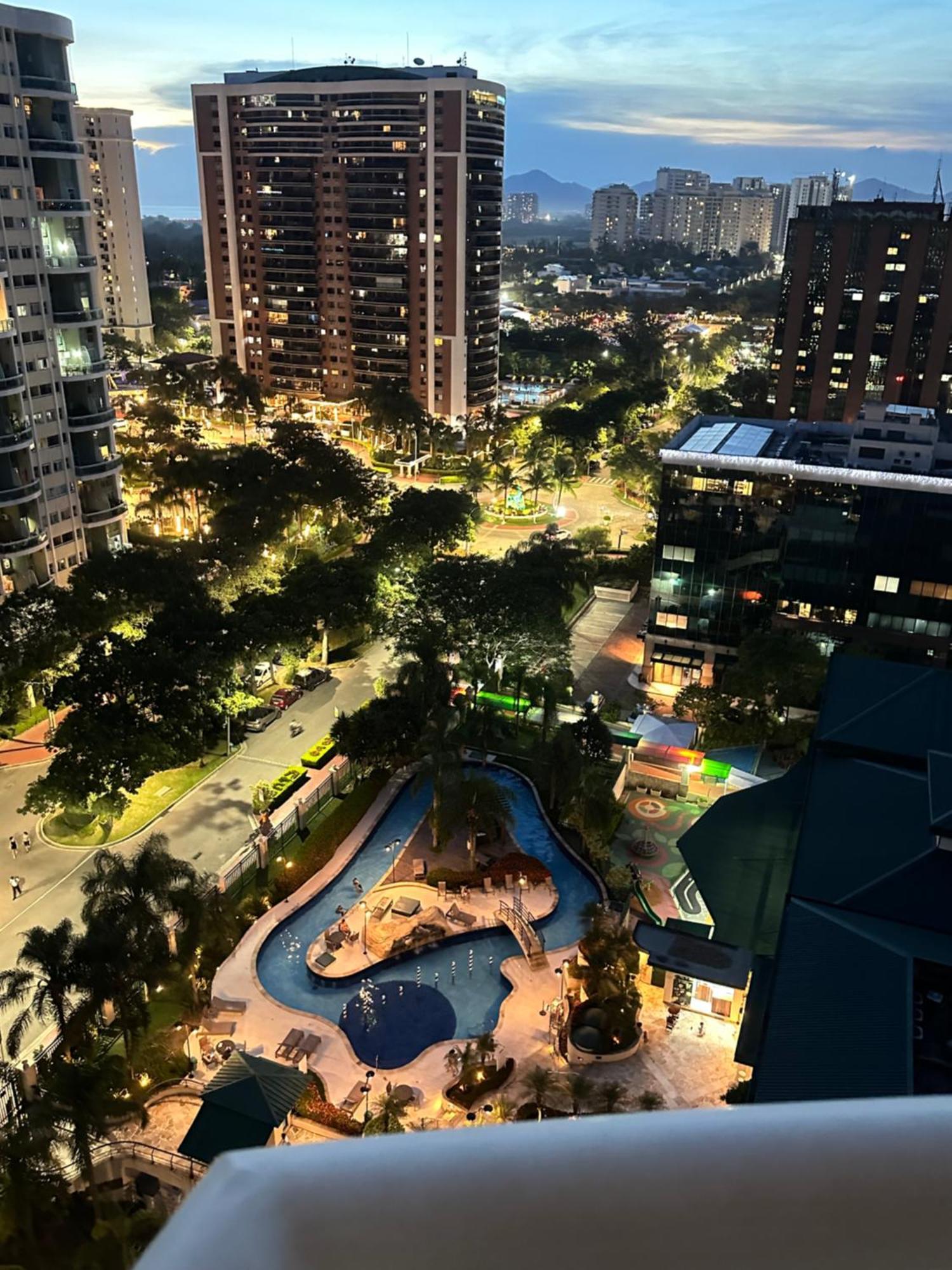 Flat Com Vista Panoramica -15- Na Barra Da Tijuca - Estacionamento Gratuito - Frigobar - Ar Condicionado - Piscina - Academia - Balsa Para Praia Gratis - Varanda - Vista Parcial Mar E Lagoa Río de Janeiro Exterior foto