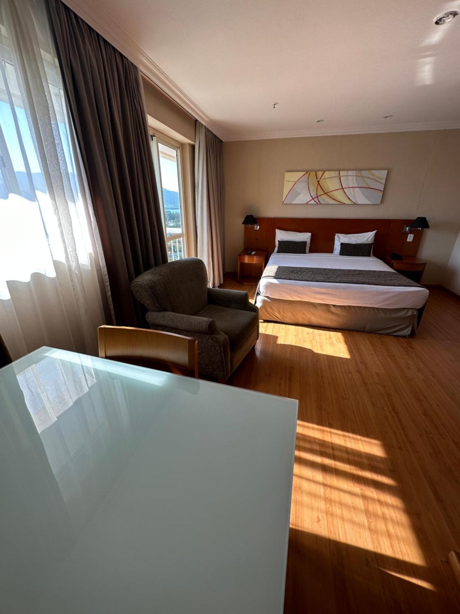 Flat Com Vista Panoramica -15- Na Barra Da Tijuca - Estacionamento Gratuito - Frigobar - Ar Condicionado - Piscina - Academia - Balsa Para Praia Gratis - Varanda - Vista Parcial Mar E Lagoa Río de Janeiro Exterior foto
