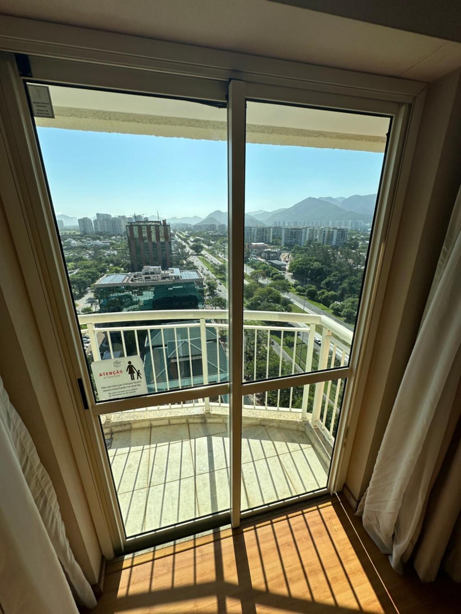 Flat Com Vista Panoramica -15- Na Barra Da Tijuca - Estacionamento Gratuito - Frigobar - Ar Condicionado - Piscina - Academia - Balsa Para Praia Gratis - Varanda - Vista Parcial Mar E Lagoa Río de Janeiro Exterior foto