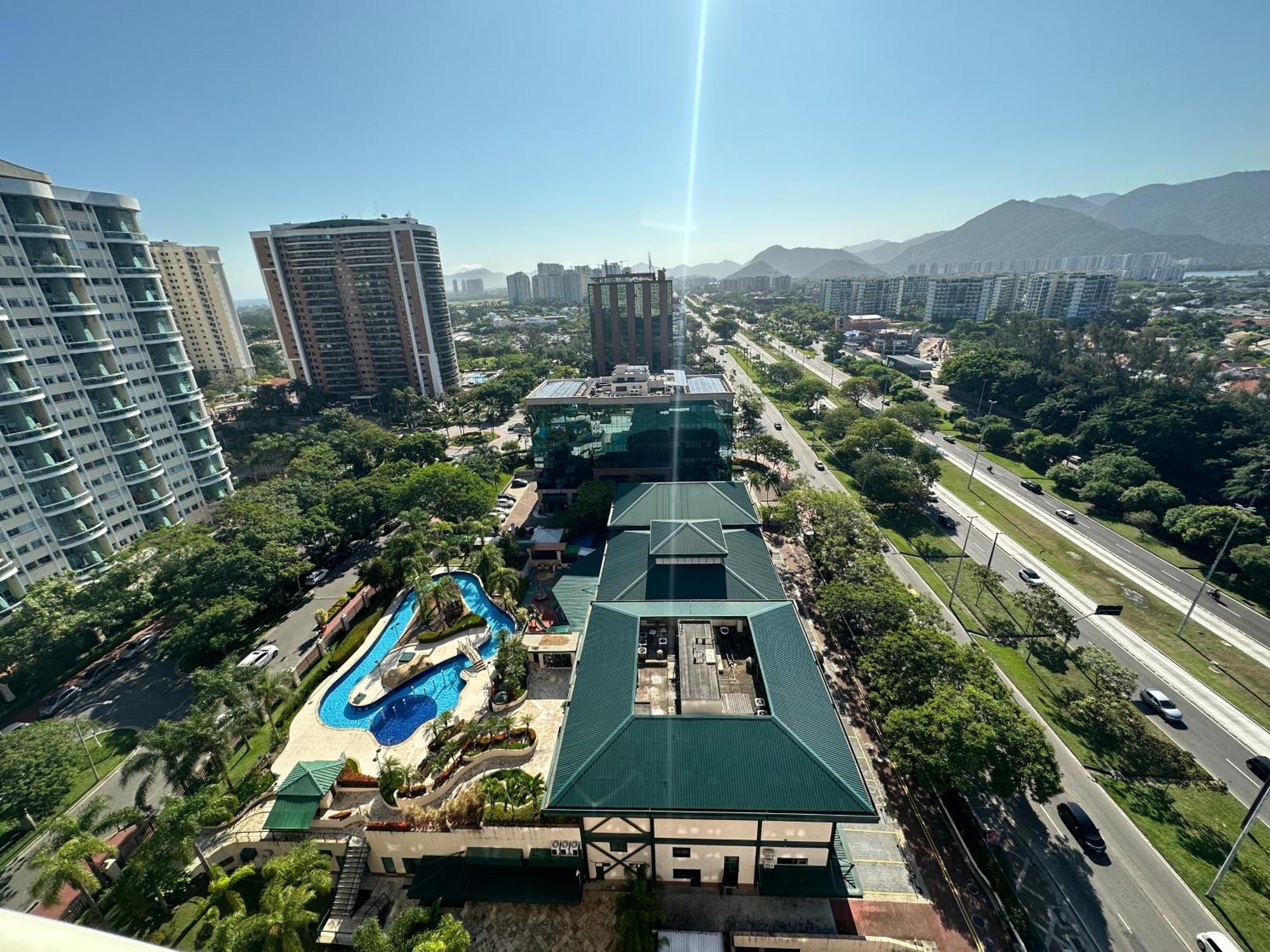 Flat Com Vista Panoramica -15- Na Barra Da Tijuca - Estacionamento Gratuito - Frigobar - Ar Condicionado - Piscina - Academia - Balsa Para Praia Gratis - Varanda - Vista Parcial Mar E Lagoa Río de Janeiro Exterior foto