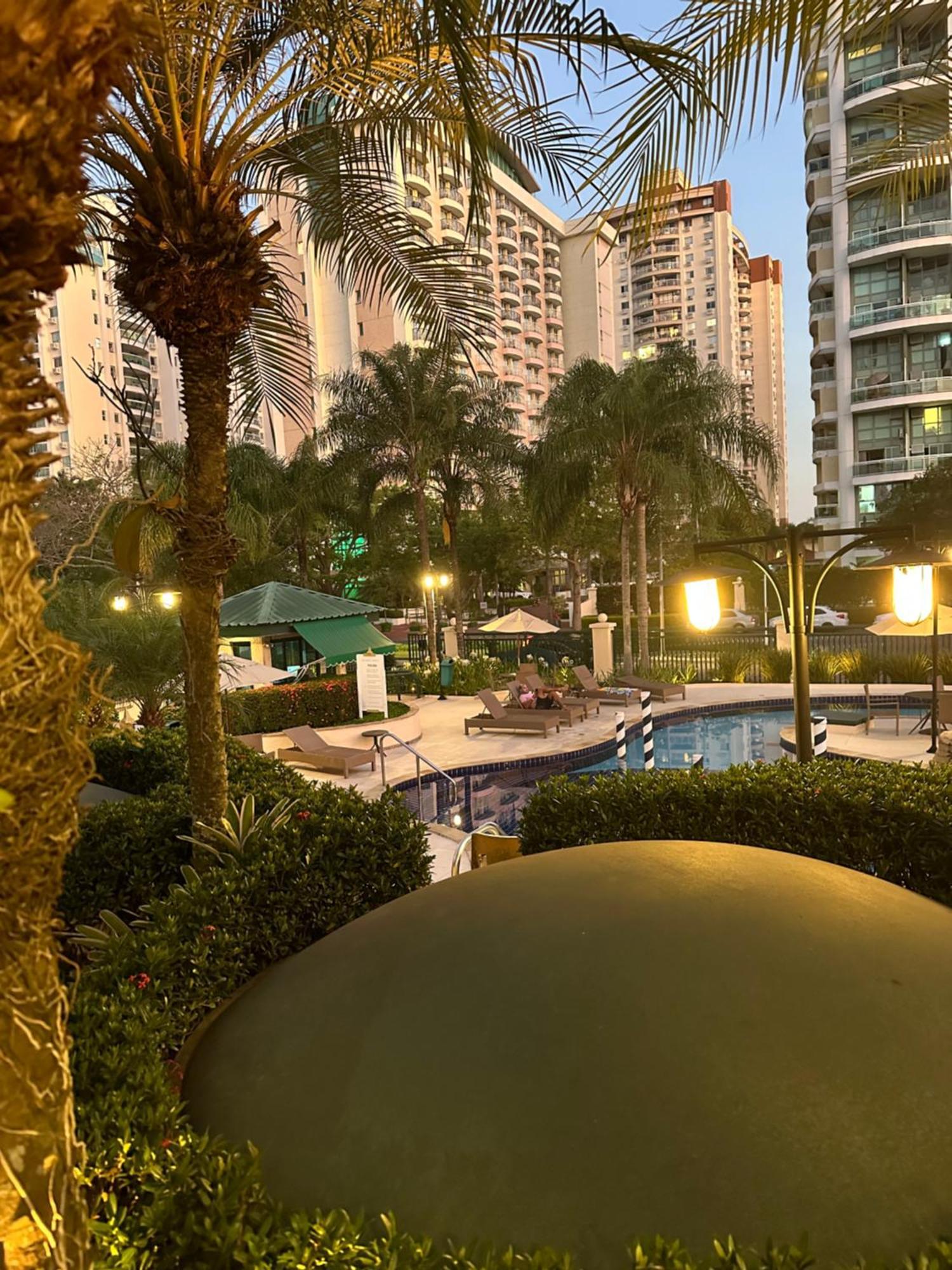 Flat Com Vista Panoramica -15- Na Barra Da Tijuca - Estacionamento Gratuito - Frigobar - Ar Condicionado - Piscina - Academia - Balsa Para Praia Gratis - Varanda - Vista Parcial Mar E Lagoa Río de Janeiro Exterior foto