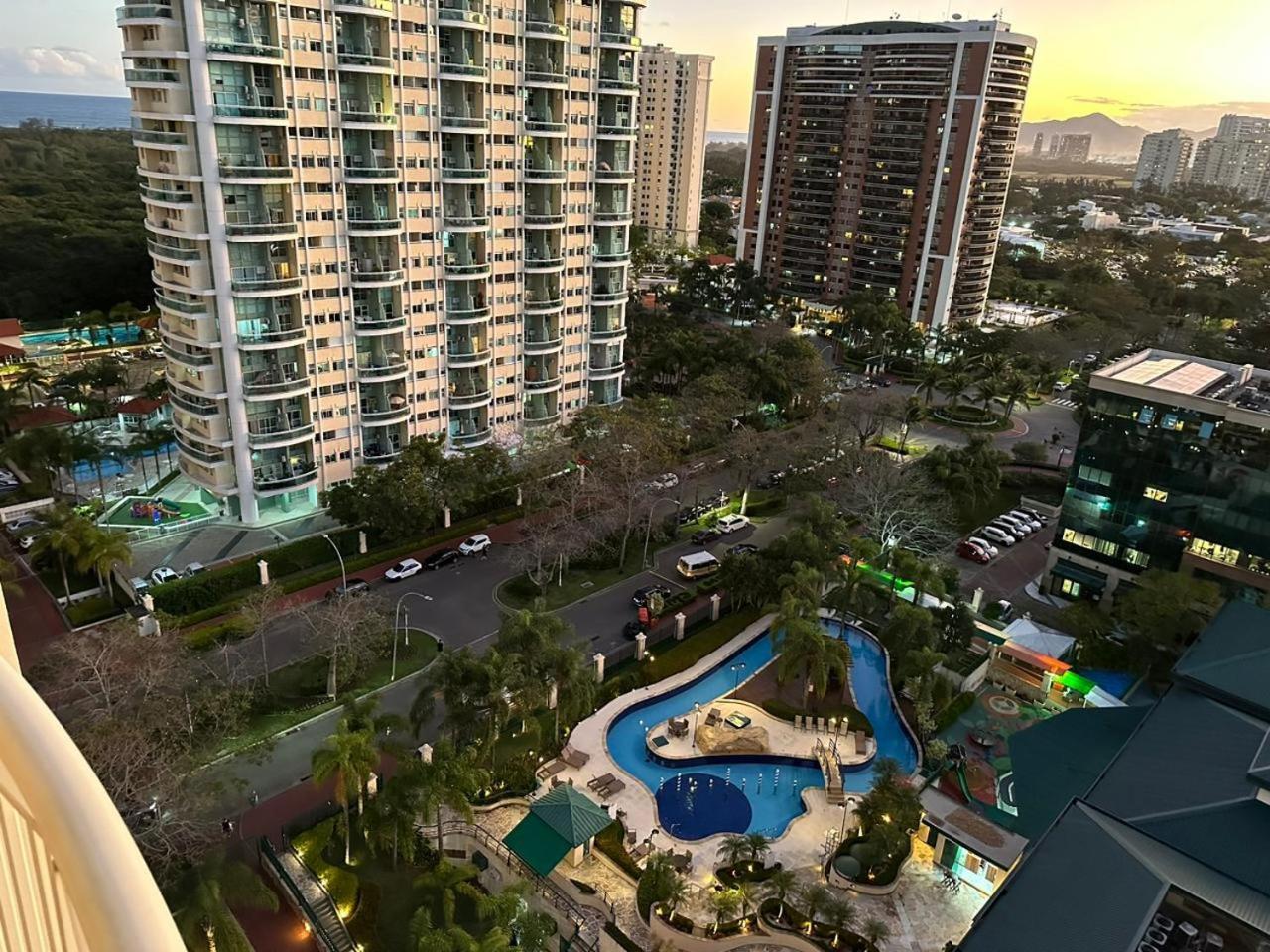 Flat Com Vista Panoramica -15- Na Barra Da Tijuca - Estacionamento Gratuito - Frigobar - Ar Condicionado - Piscina - Academia - Balsa Para Praia Gratis - Varanda - Vista Parcial Mar E Lagoa Río de Janeiro Exterior foto